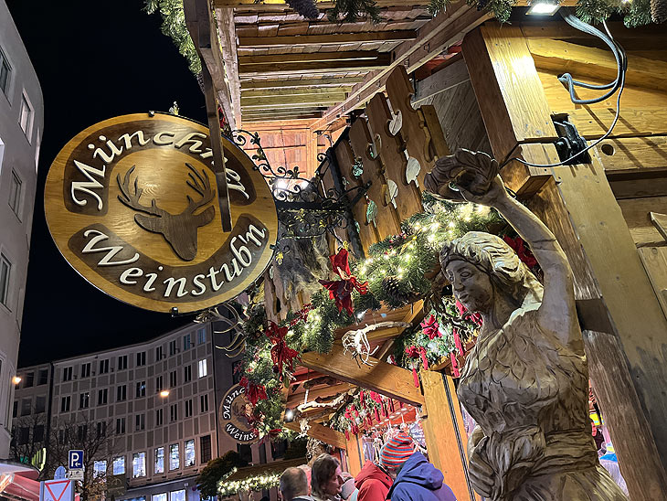 Wieder am Rindermarkt: Die Münchner Weinstub'n auf dem Münchner Christkindlmarkt 2019 bietet Glühweine in Biowinzer-Qualität (©Foto: Martin Schmitz)